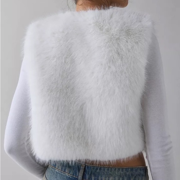 Azalea Wang Meela Faux Fur Vest - Picture 4 of 4